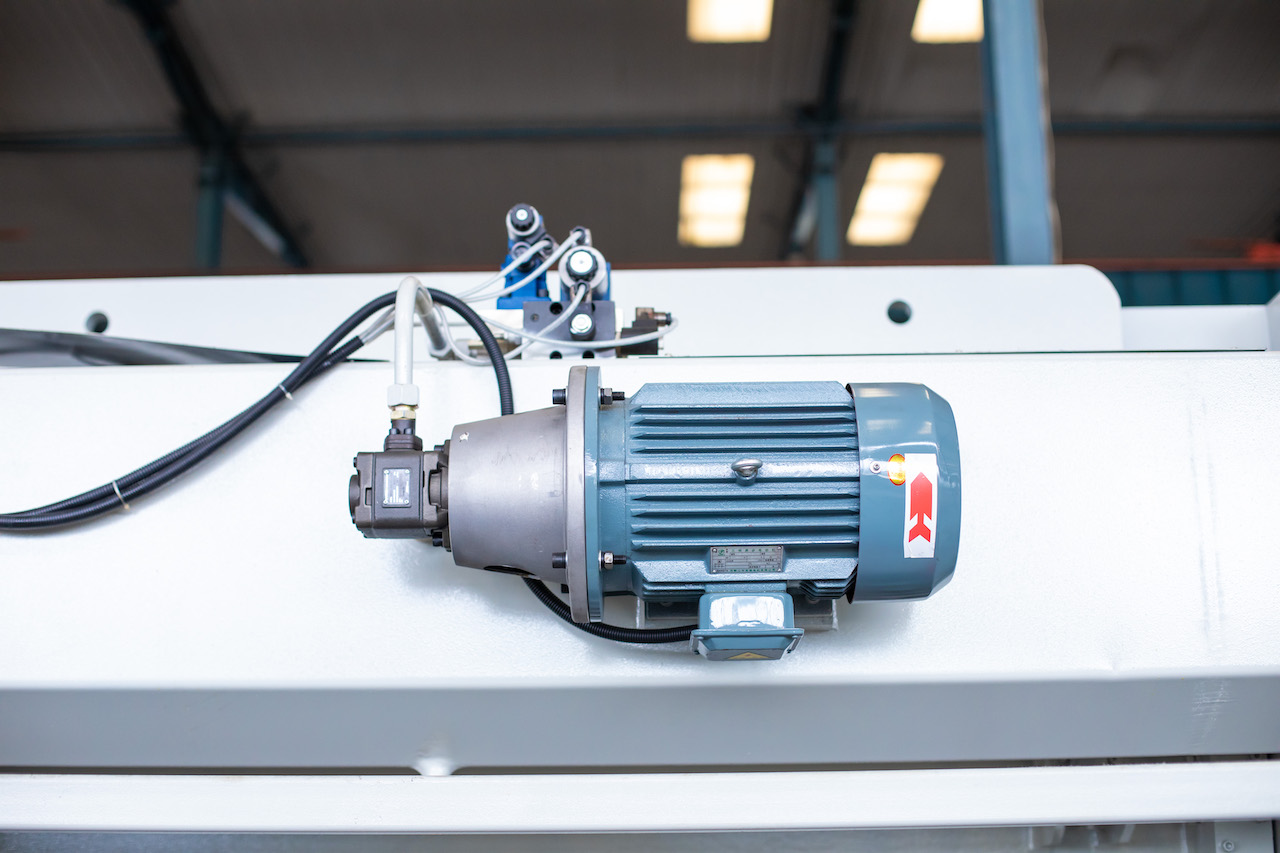 100t Hydraulic Cnc Brake Press Crowning Cnc Press Brake Delem 100т хидраулична Цнц кочиона преса Цровнинг Цнц прес кочница Делем