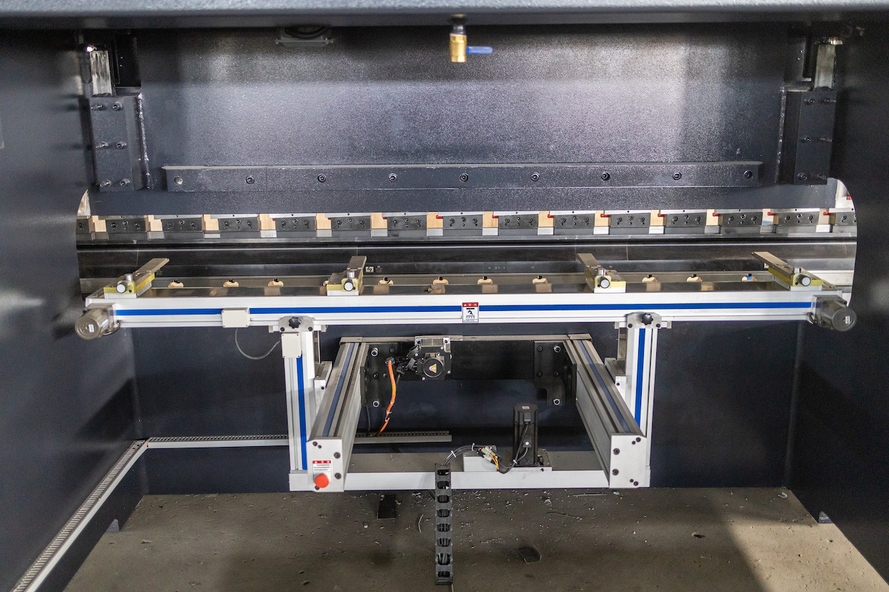 100t Hydraulic Cnc Brake Press Crowning Cnc Press Brake Delem 100т хидраулична Цнц кочиона преса Цровнинг Цнц прес кочница Делем