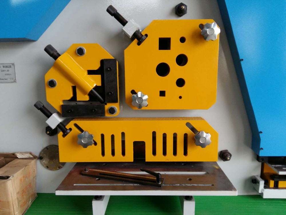 110 Ton Metal Sheet Press Corner Cutting Hydraulic Ironworker Machine Хидраулична машина за резање лима од 110 тона