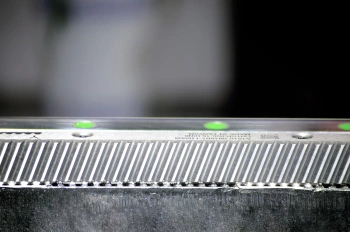 1500*3000mm 500w Racuys Or Ipg Fiber Laser Cutting Machine 1500*3000мм 500в Рацуис или Ипг машина за ласерско резање влакана