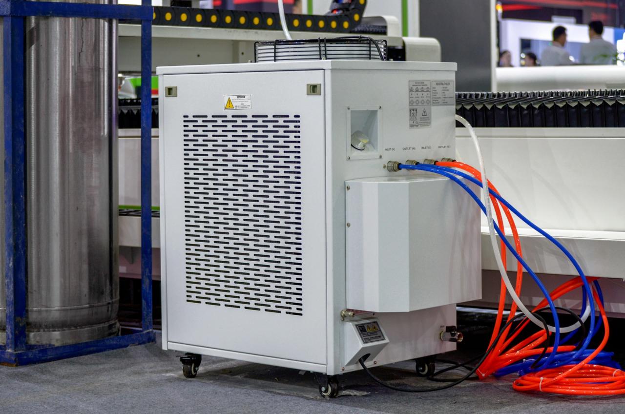 1500*3000mm 500w Racuys Or Ipg Fiber Laser Cutting Machine 1500*3000мм 500в Рацуис или Ипг машина за ласерско резање влакана