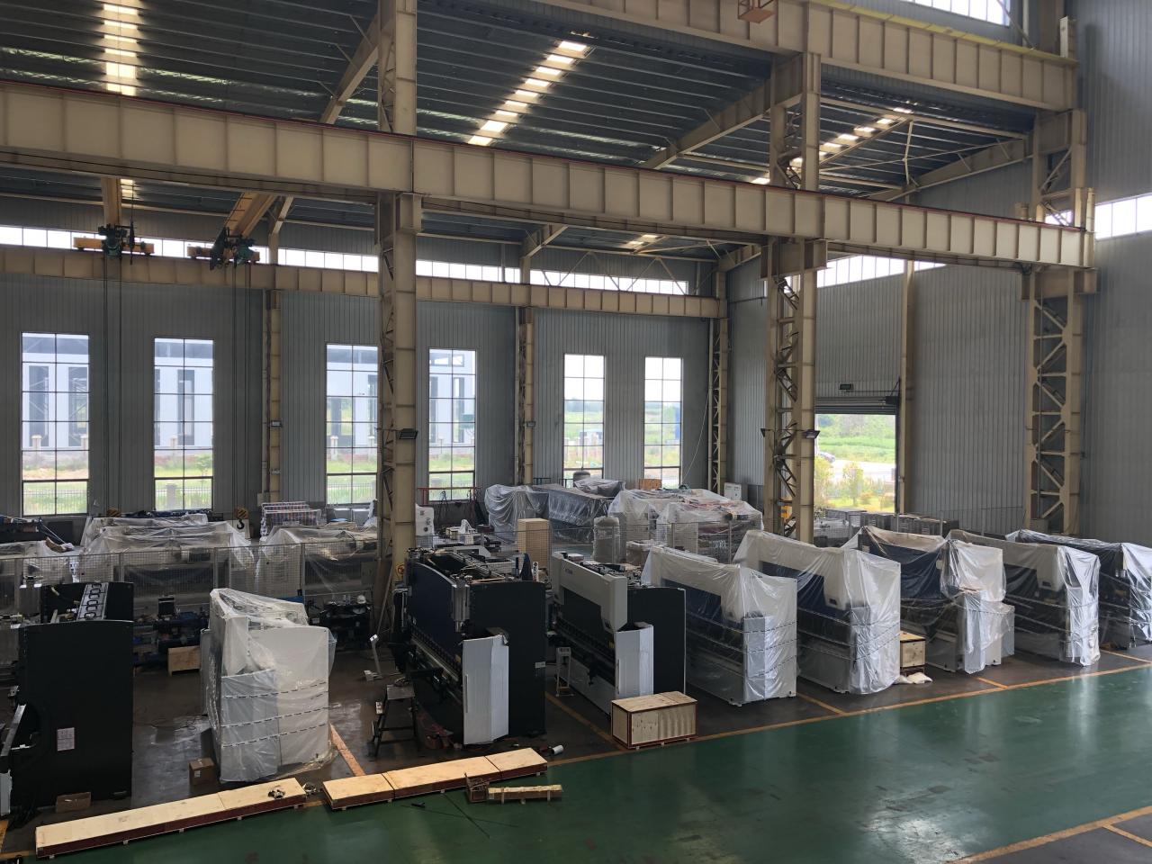 16mm Hydraulic Guillotine Shearing Machine For Sheet Metal Cutting 6 Meters 16мм хидраулична гиљотина машина за шишање за сечење лима 6 метара