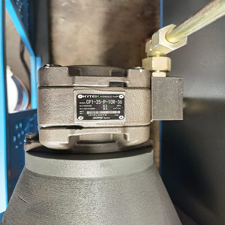 300t/4000 Hydraulic Press Brake Machine 300т/4000 хидраулична машина за кочнице