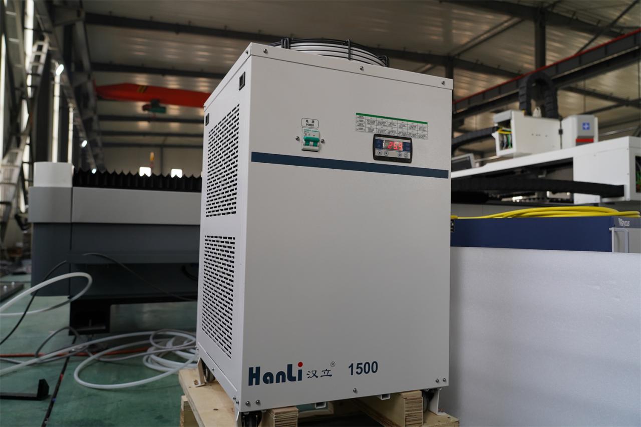 3015 4kw 1kw 2kw 3kw Stainless Steel Cnc Fiber Laser Cutting Machine 3015 4кв 1кв 2кв 3кв нерђајући челик Цнц машина за ласерско сечење влакана