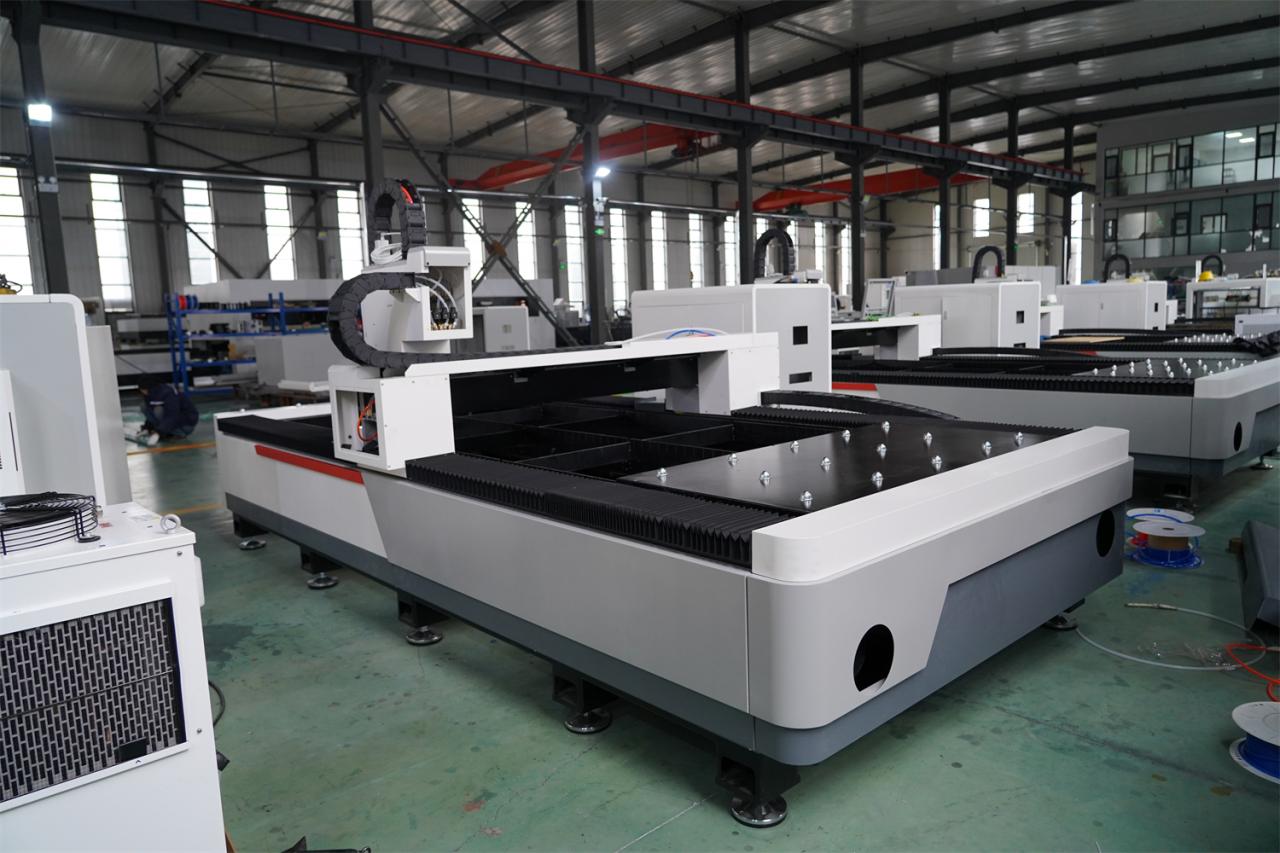 3015 4kw 1kw 2kw 3kw Stainless Steel Cnc Fiber Laser Cutting Machine 3015 4кв 1кв 2кв 3кв нерђајући челик Цнц машина за ласерско сечење влакана