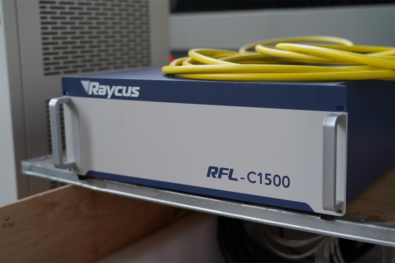 3015 4kw 1kw 2kw 3kw Stainless Steel Cnc Fiber Laser Cutting Machine 3015 4кв 1кв 2кв 3кв нерђајући челик Цнц машина за ласерско сечење влакана