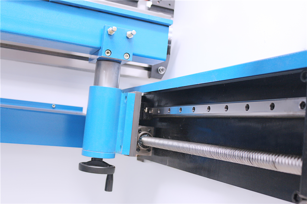 3+1 Axis Cnc Hydraulic Press Brake With Esa System 3+1 Акис Цнц Хидраулична прес кочница са Еса системом