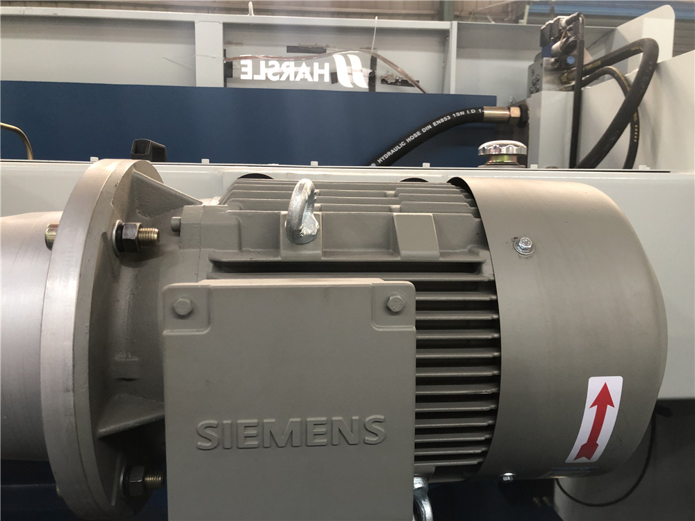 3+1 Axis Cnc Hydraulic Press Brake With Esa System 3+1 Акис Цнц Хидраулична прес кочница са Еса системом