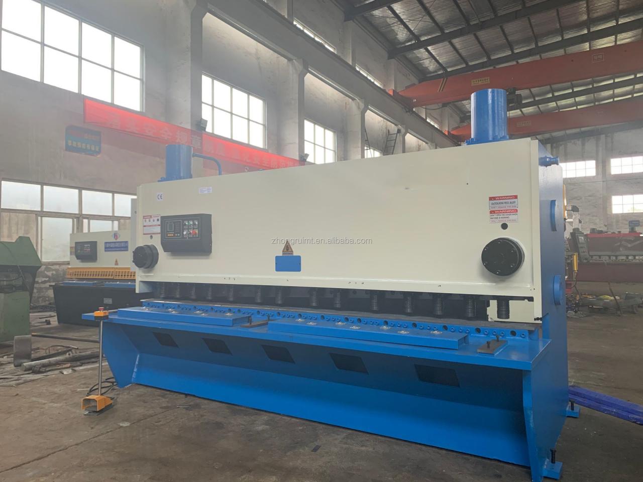 4mmx2500 Hydraulic Shearing Steel Plate Cutting Machinery Steel Plate Shear 4ммк2500 Хидраулично шишање машина за сечење челичне плоче Машине за сечење челичне плоче