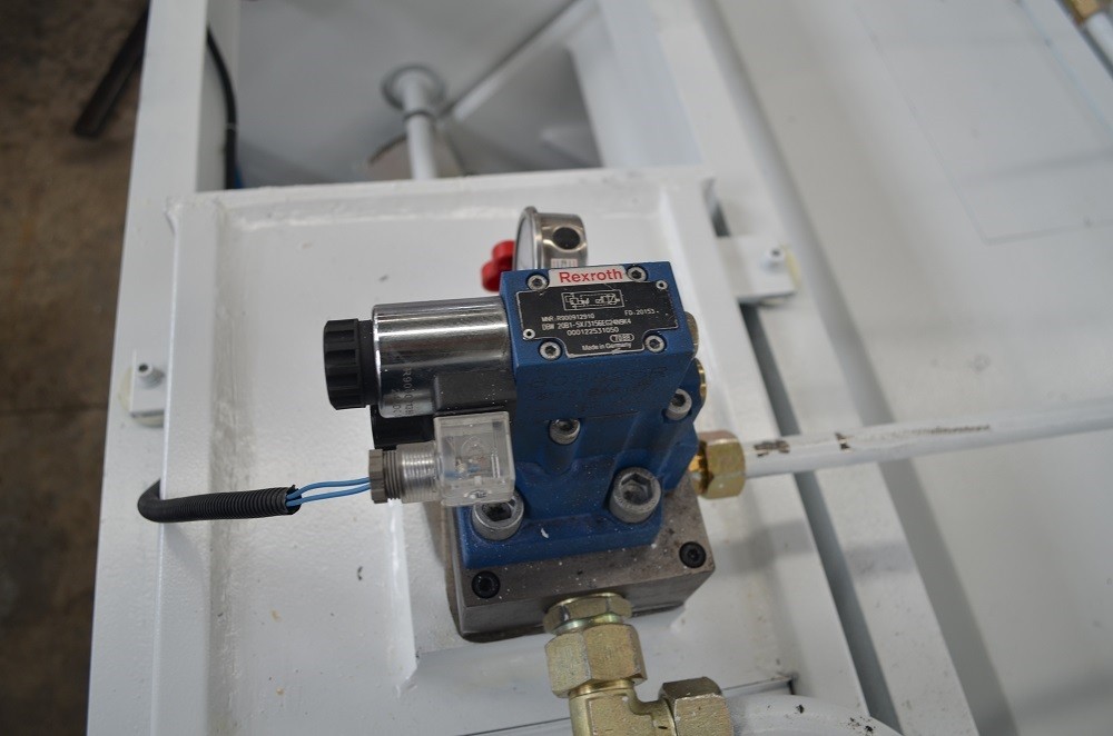 6*3200mm Guillotine Shears Metal Shear Hydraulic Iron Sheet Cutting Shearing Machine 6 * 3200 мм гиљотинске маказе за металне маказе хидрауличне машине за сечење гвозденог лима