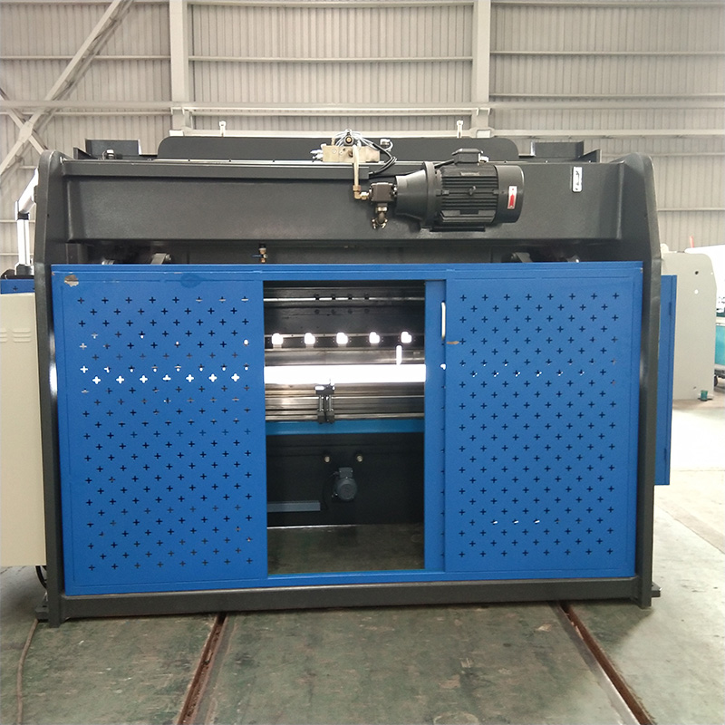 63t 2500mm Nc Carbon Steel Sheet Bending Machine Hydraulic Press Brake 63т 2500мм Нц машина за савијање лимова од угљеничног челика хидраулична кочница