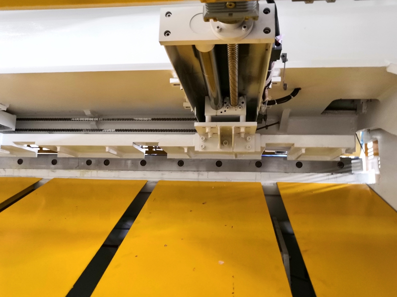 6mm Q11 Electric Sheet Plate Shearing Machine 8 Feet Sheet Metal Shearing Machine 6мм К11 електрична машина за шишање лимова од 8 стопа