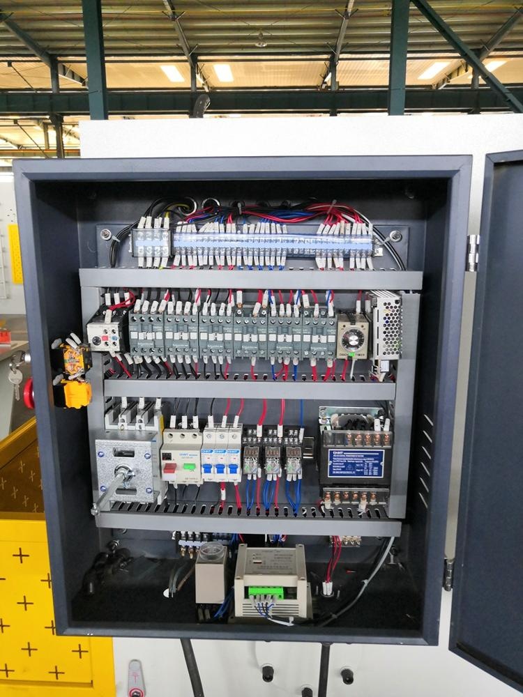 6mm Q11 Electric Sheet Plate Shearing Machine 8 Feet Sheet Metal Shearing Machine 6мм К11 електрична машина за шишање лимова од 8 стопа