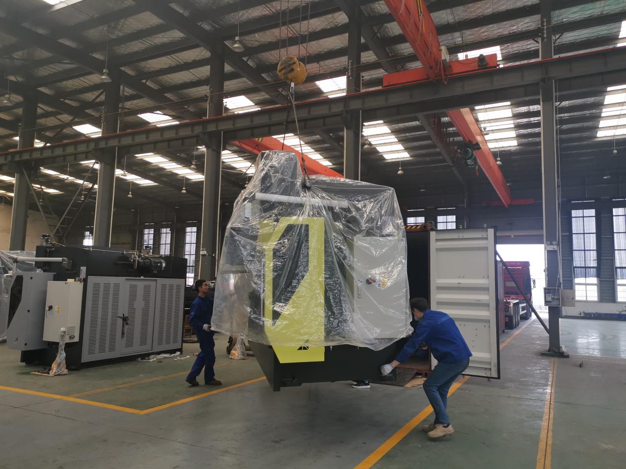 6mm*3200 Hydraulic Steel Plate Cutting Machinery Steel Plate Shearing Machine 6мм * 3200 Хидраулична машина за сечење челичних плоча Машина за сечење челичних плоча