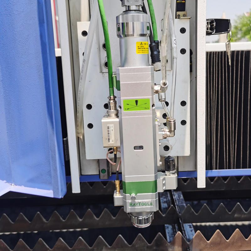 8mm 10mm Carbon Steel Laser Cutter 1530 4020 Cnc Fiber Laser Cutting Machine 8мм 10мм ласерски резач од угљеничног челика 1530 4020 Цнц машина за ласерско резање влакана