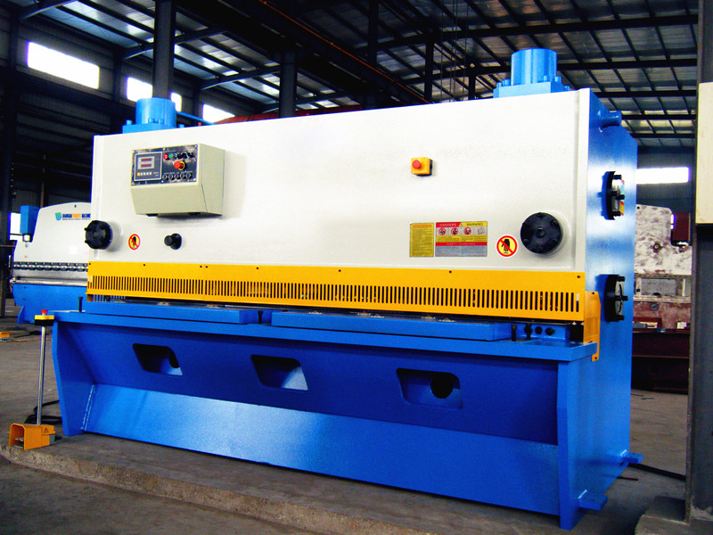 Aluminium Cutting Machine Hydraulic Guillotine Shearing Machine Pendulum Plate Shears Машина за сечење алуминијума Хидрауличне гиљотинске маказе за маказе за плоче