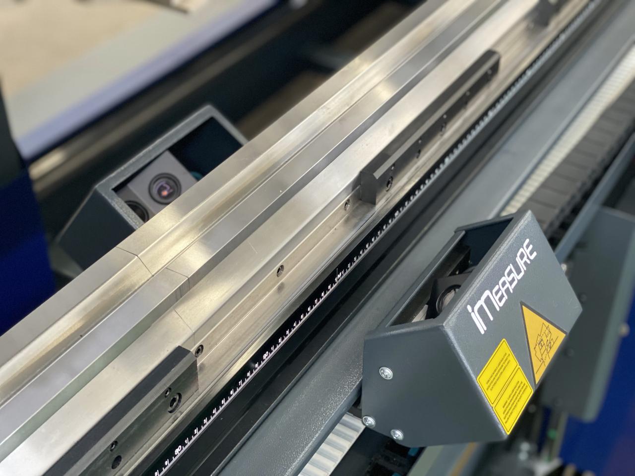 China 220t Cnc Bending Machine 6+1 Axis Hydraulic Press Brake Price Кина 220т Цнц машина за савијање 6+1 осовина хидраулична прес кочница Цена