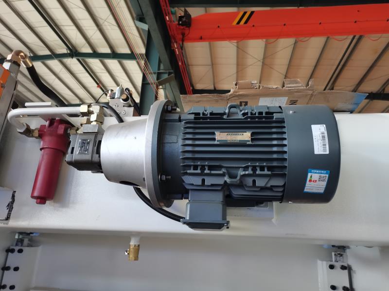 China Metal Hydraulic Press Brake Machine With Reasonable Price Кина метална хидраулична машина за кочнице са разумном ценом