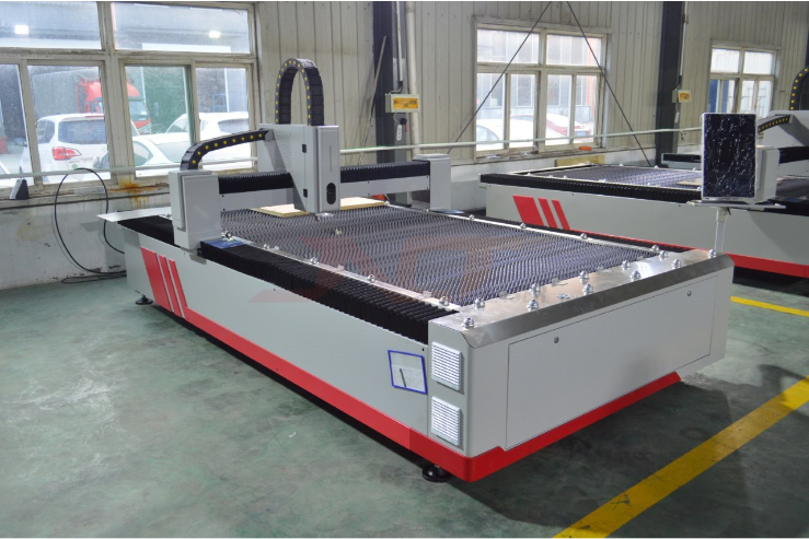 Cnc 2000w Fiber Laser Cutting Machine For Industrial Metal Sheet Cutting Цнц 2000в машина за ласерско сечење влакана за индустријско сечење лимова