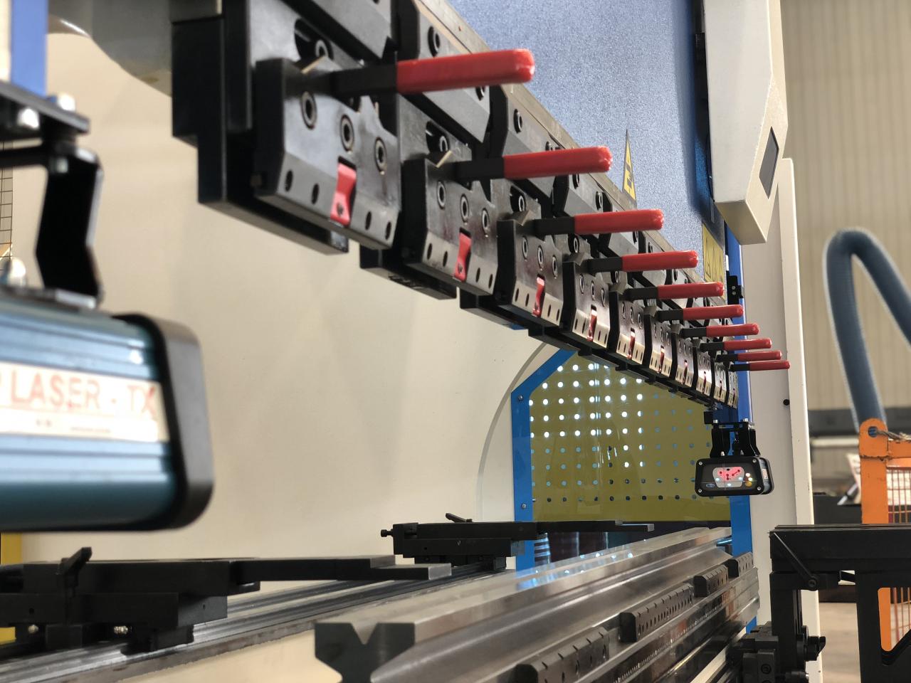 Cnc Hydraulic Bending Machine 160x3200 Press Brake Price Цнц хидраулична машина за савијање 160к3200 прес кочница Цена