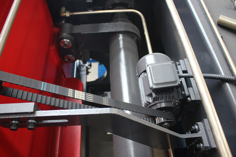 Cnc Hydraulic Press Brake Machine, Fully Automatic Carbon Steel Bending Machine Цнц хидраулична машина за кочнице, потпуно аутоматска машина за савијање угљеничног челика