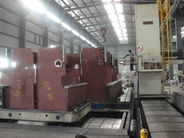 Da53t Cnc System Controller 125t4000 3+1 Axis Cnc Hydraulic Press Brake With Good Quality Да53т Цнц систем контролер 125т4000 3+1 осовина Цнц хидраулична прес кочница са добрим квалитетом