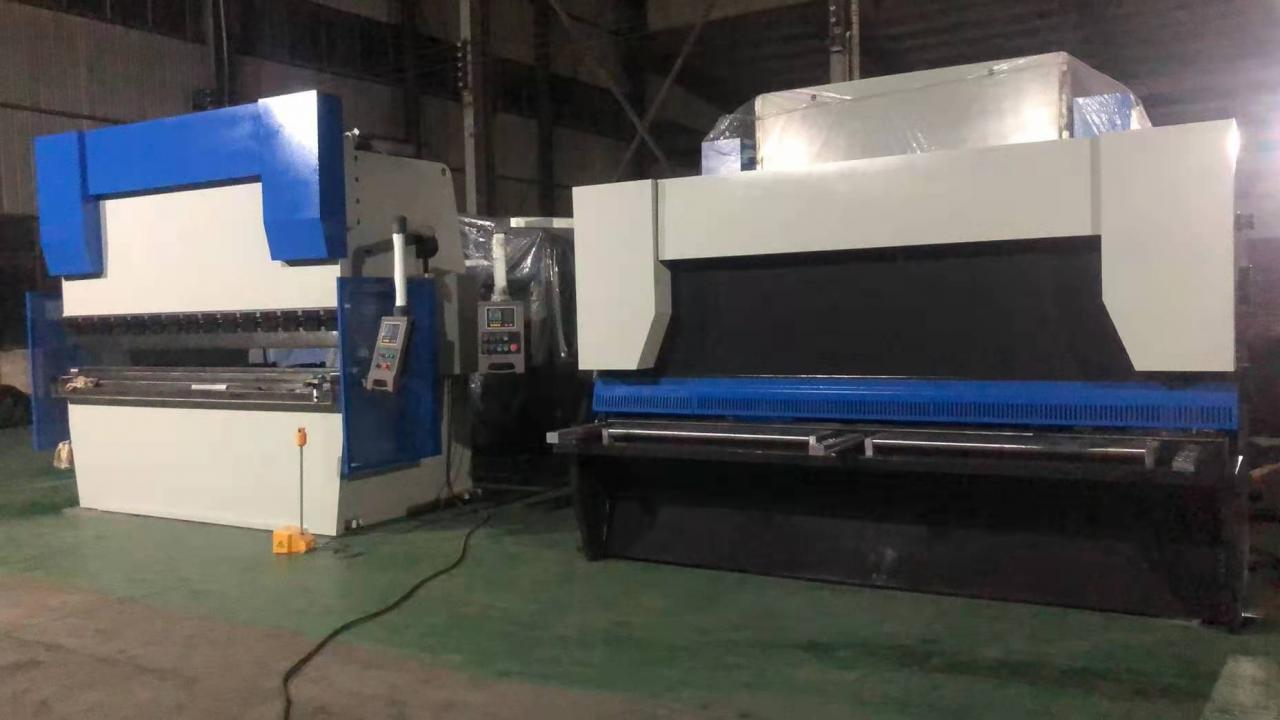 Da53t Cnc System Controller 125t4000 3+1 Axis Cnc Hydraulic Press Brake With Good Quality Да53т Цнц систем контролер 125т4000 3+1 осовина Цнц хидраулична прес кочница са добрим квалитетом