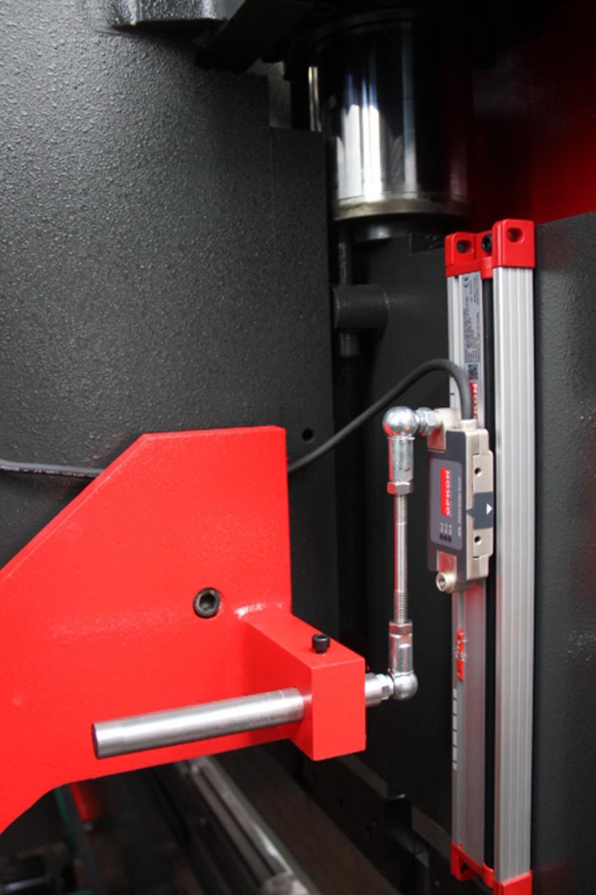 Delem Da66t 125 3+1 4+1 6+1 8+1 Cnc Hydraulic Press Brake For Metal Plate Bending Делем Да66т 125 3+1 4+1 6+1 8+1 Цнц хидраулична прес кочница за савијање металних плоча