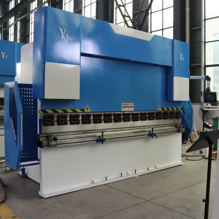 Electric Hydraulic Sheet 4 Axis Cnc Delem Press Brake 63t Metal Bending Machine Електрични хидраулични лист 4 оси Цнц Делем прес кочница 63т машина за савијање метала