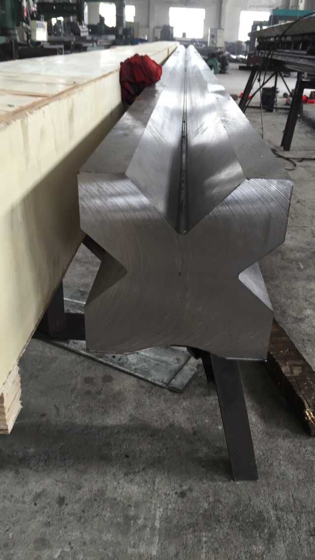 Full Automatic High Power Sheet Bending Machine And Cnc Press Brake Machine Потпуно аутоматска машина за савијање плоча велике снаге и машина за кочнице са Цнц пресом