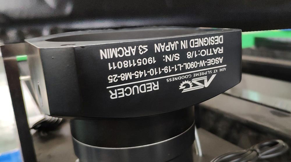 Цена машине за ласерско резање влакана високе прецизности 1000в