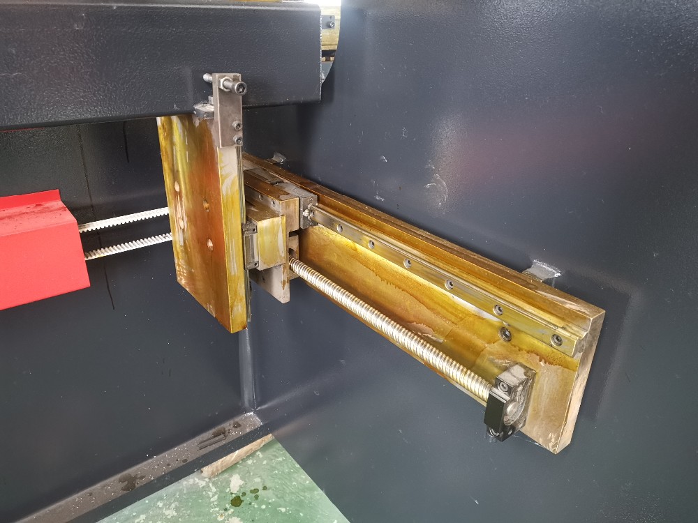 Hydraulic Stainless Steel Wc67y/k-300/6000 Mould Crowning Press Brake Хидраулична кочница од нерђајућег челика Вц67и/к-300/6000 за крунисање калупа