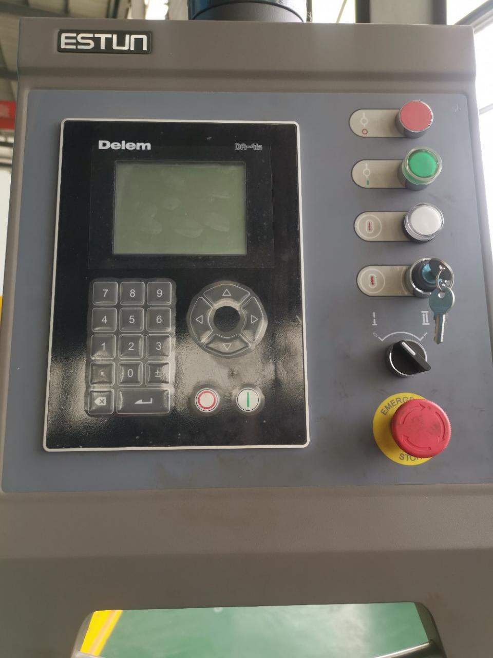 Hydraulic Stainless Steel Wc67y/k-300/6000 Mould Crowning Press Brake Хидраулична кочница од нерђајућег челика Вц67и/к-300/6000 за крунисање калупа