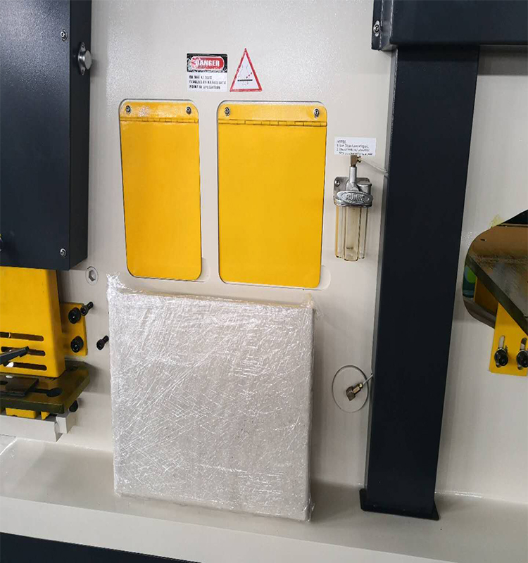 Metal Cutting Hydraulic Steelworkers Machine For Punching Cropping Notching Cutting Хидраулична машина за челичане за сечење метала за пробијање обрезивања Сечење зарезивања