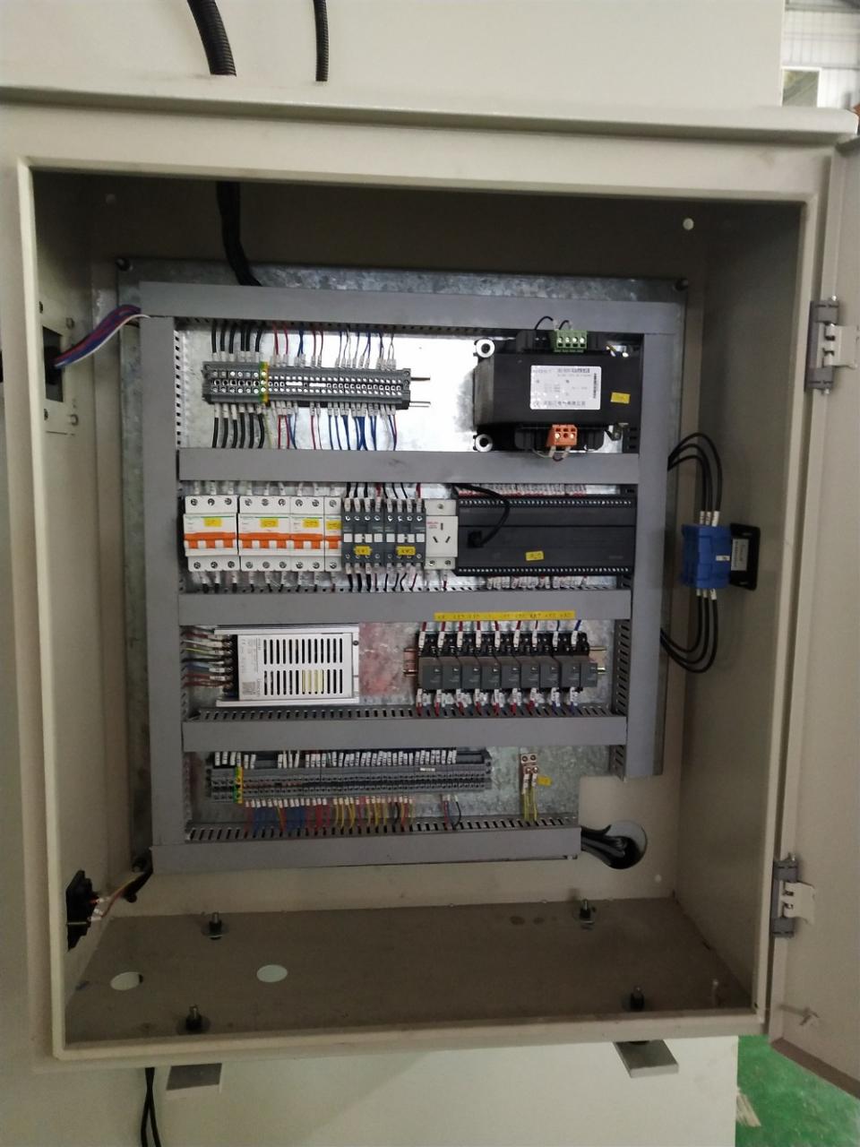 Машина за бушење високих перформанси са пнеуматским фрикционим квачилом