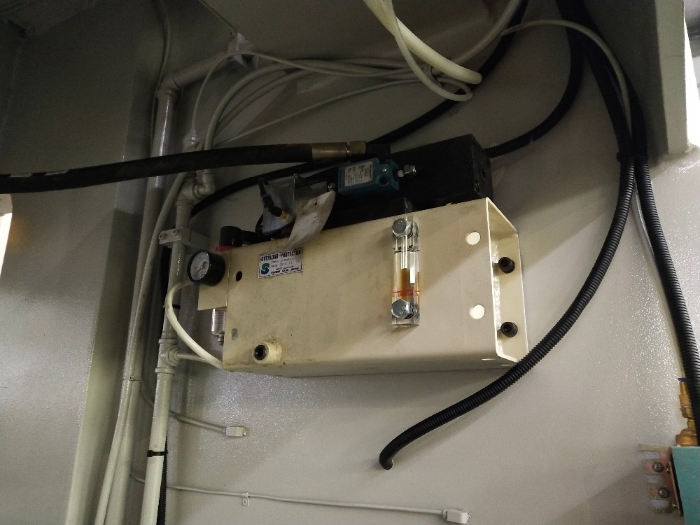 Pneumatic Friction Clutch High Performance Punch Press Machine Машина за бушење високих перформанси са пнеуматским фрикционим квачилом