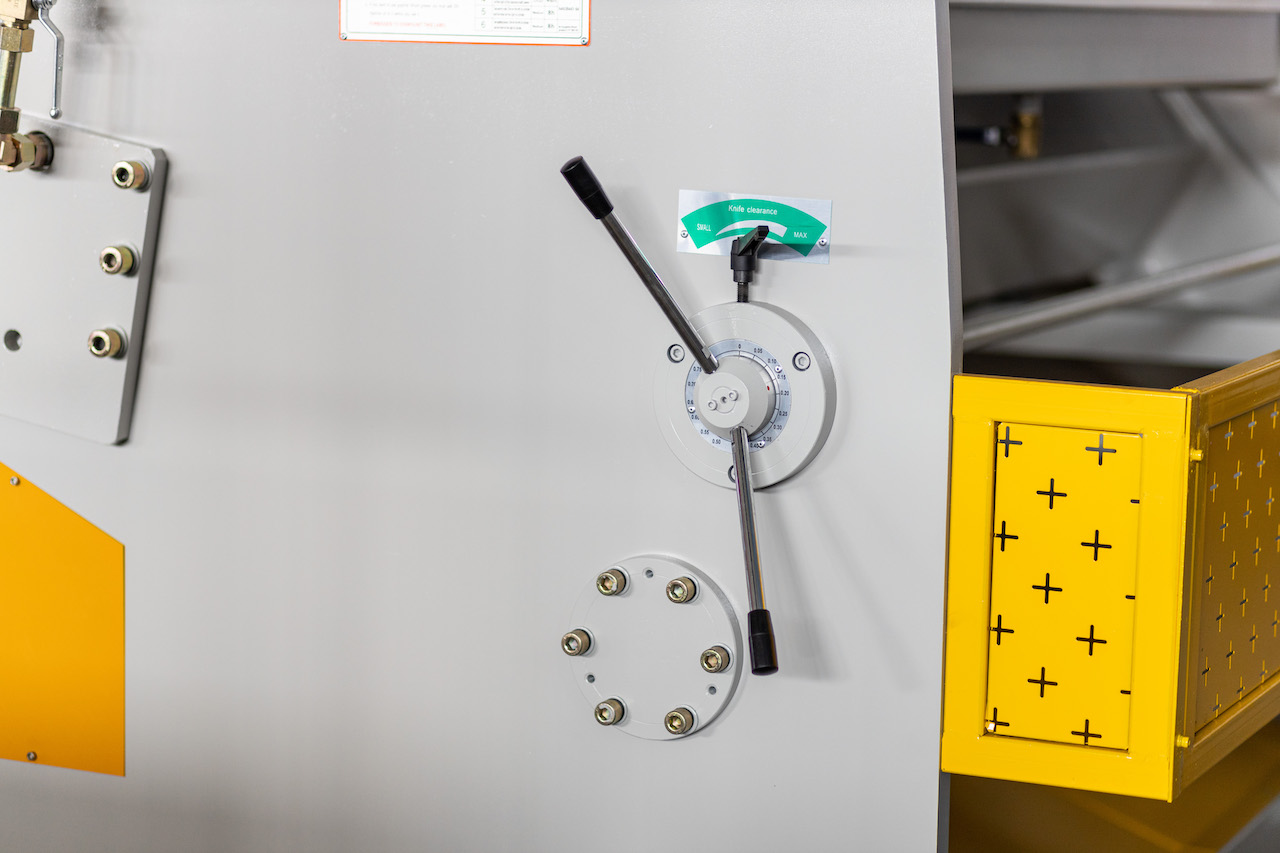 Кц11и 8к3200 машина за хидрауличну машину за сечење челичних плоча