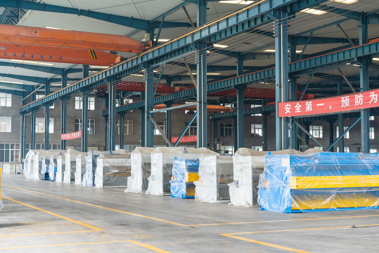 Qc11y 8x3200 Sheet Metal Shearing Machine Steel Plate Hydraulic Shearing Machine Кц11и 8к3200 машина за хидрауличну машину за сечење челичних плоча