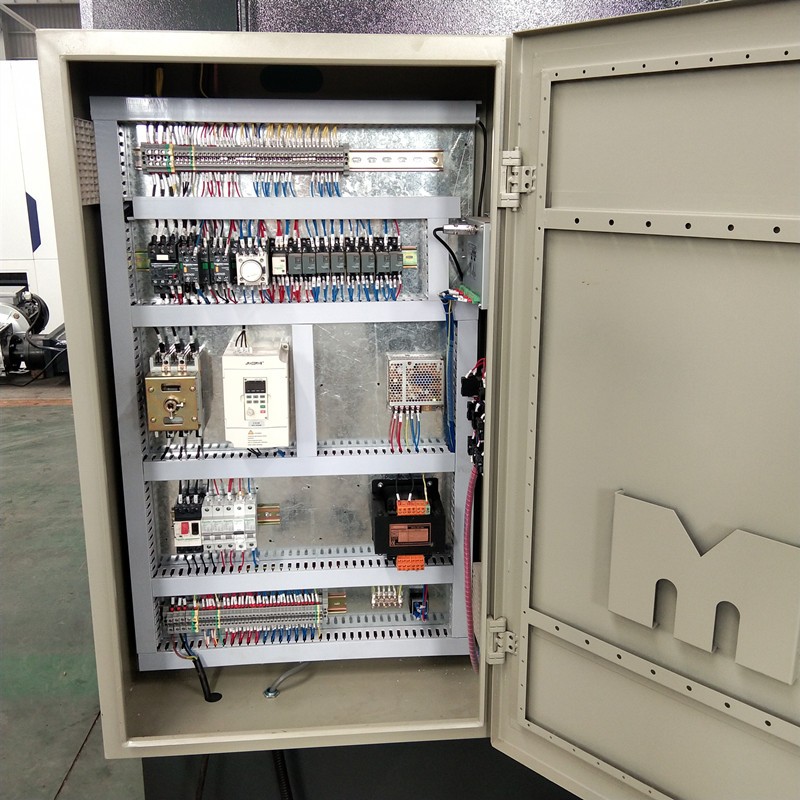 Qc12k-4x2500 Cnc Hydraulic Customized Shearing Machine Cutting Machine Кц12к-4к2500 Цнц хидраулична машина за сечење по мери