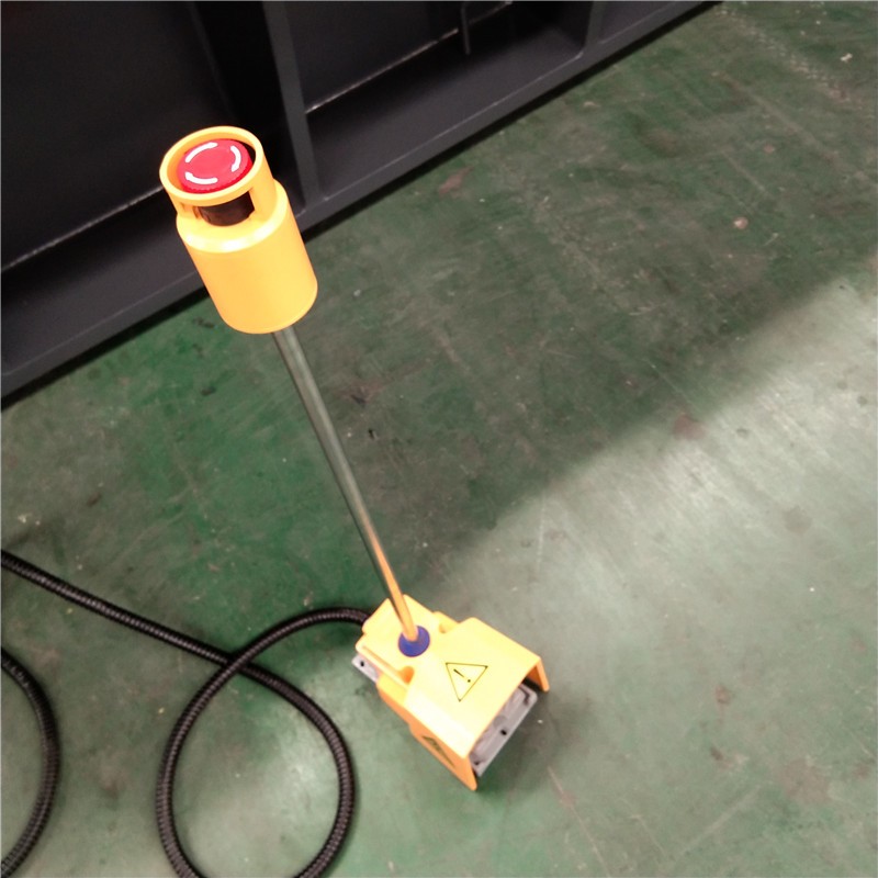 Qc12k-4x2500 Cnc Hydraulic Customized Shearing Machine Cutting Machine Кц12к-4к2500 Цнц хидраулична машина за сечење по мери