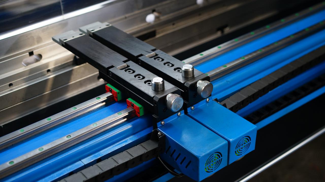 Вц67к-400Т Цнц Плц Ручна машина за савијање листова Хидраулична Нц машина за кочнице